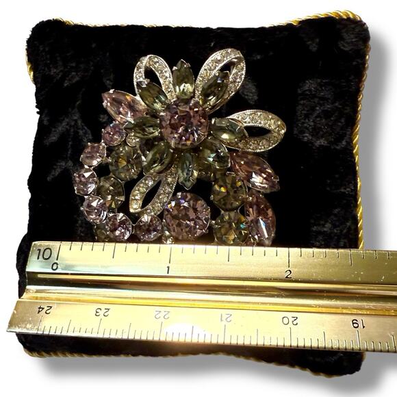Vtg Eisenberg ICE Signed Swarovski Crystal Floral Spray Silver Tone Brooch 3” - Picture 5 of 17